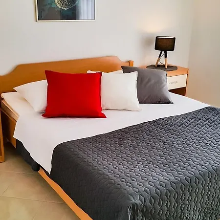 Apartment Beti *